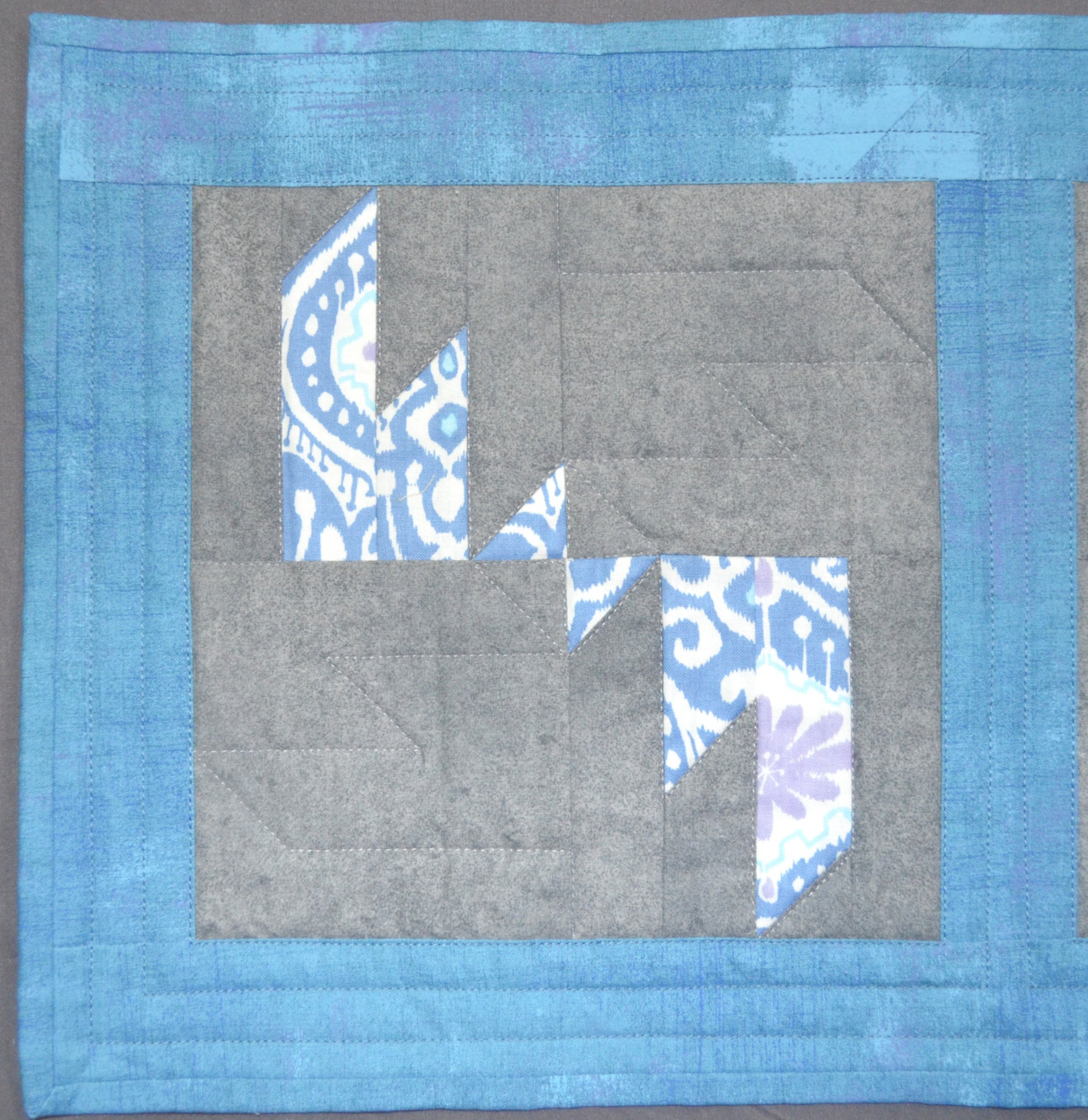 Table Runner - Contemporary Spikes