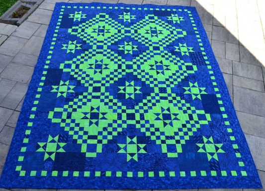 Bed Quilt - Surrounded Stars Twin